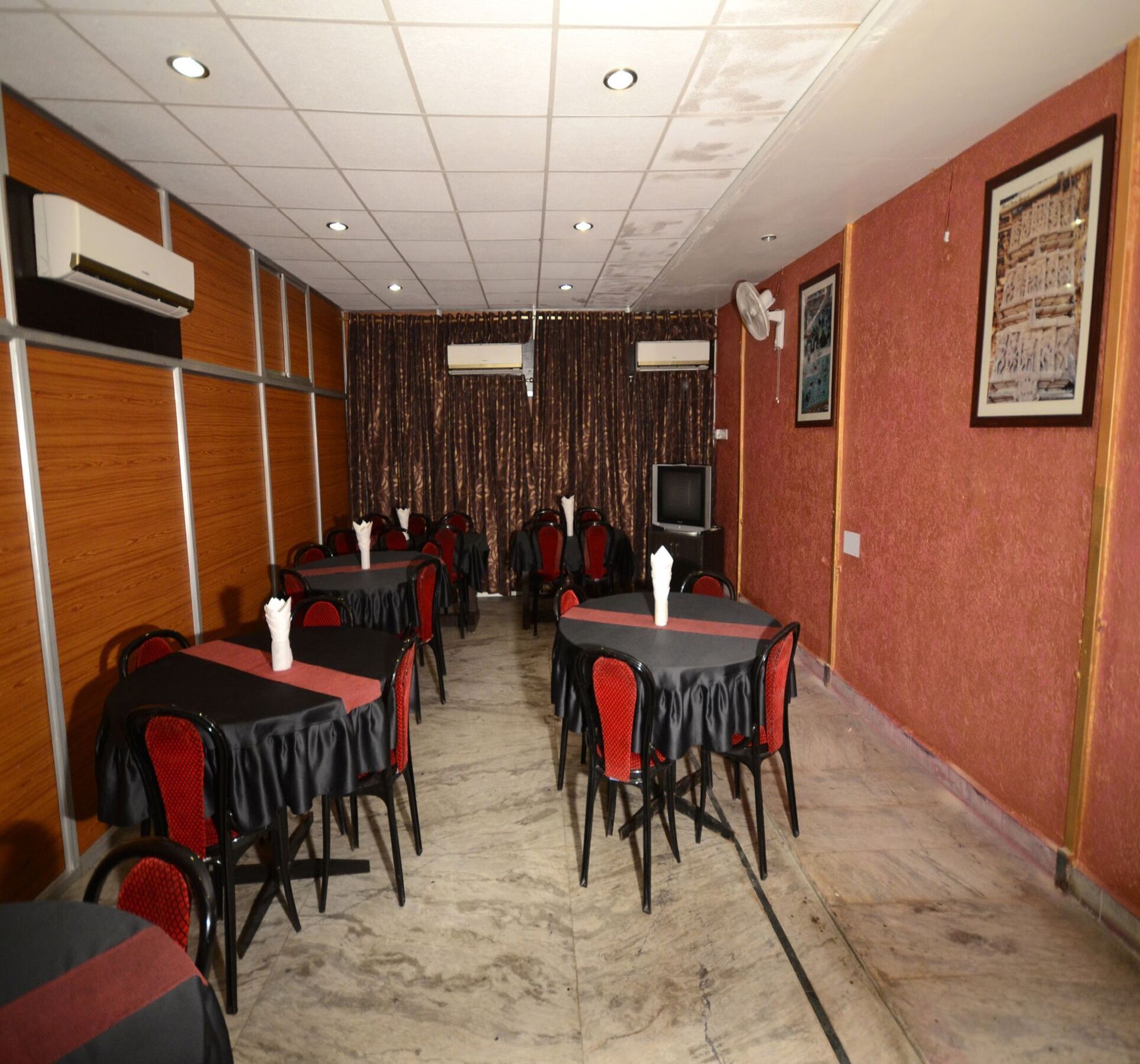 Oyo 2075 Hotel Kota Royal Exterior foto