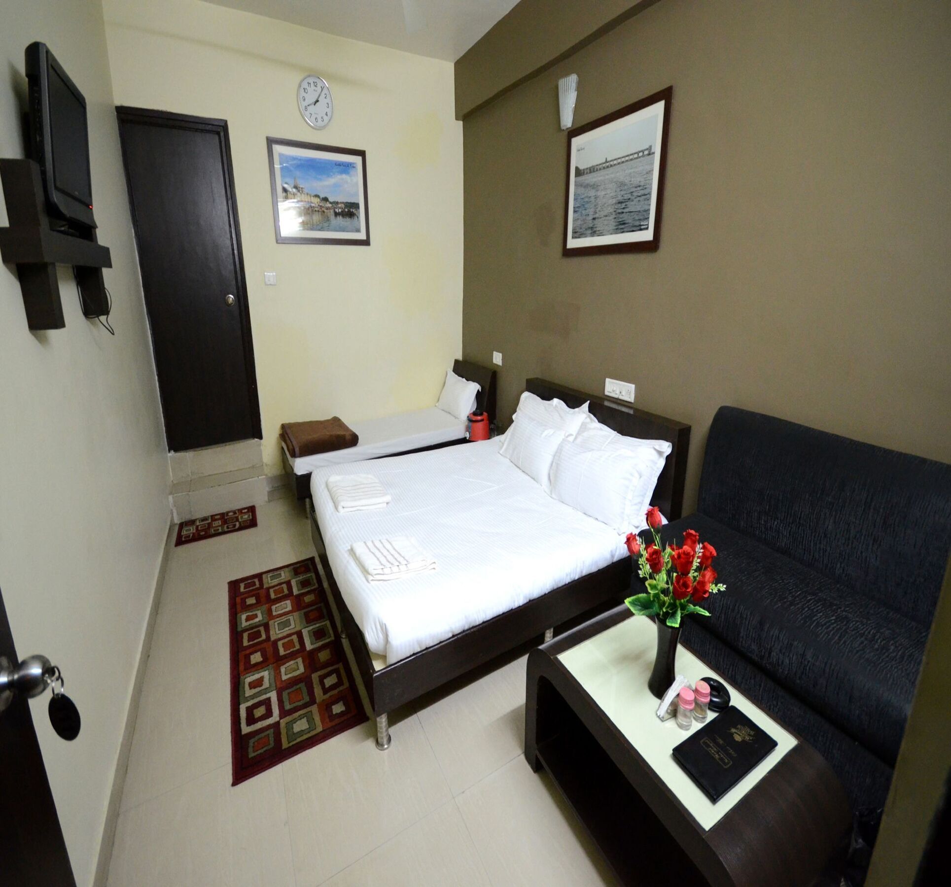 Oyo 2075 Hotel Kota Royal Exterior foto