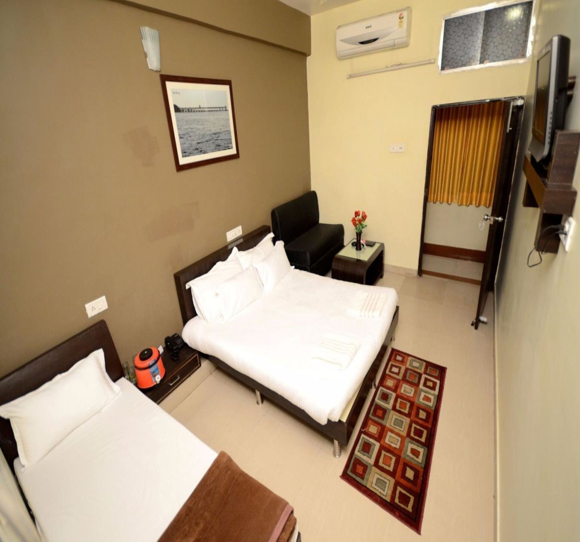 Oyo 2075 Hotel Kota Royal Exterior foto