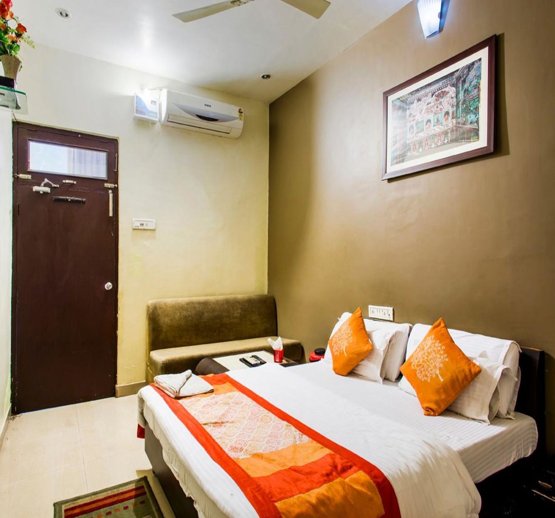 Oyo 2075 Hotel Kota Royal Exterior foto