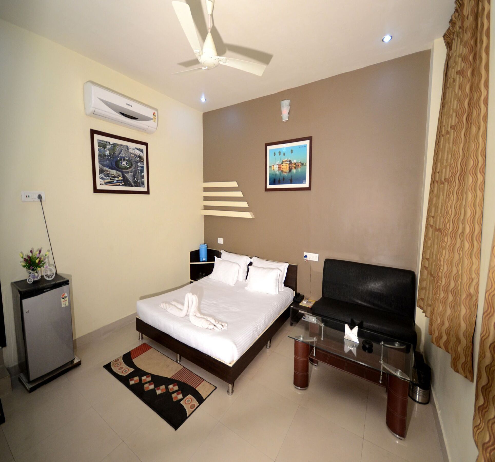 Oyo 2075 Hotel Kota Royal Exterior foto