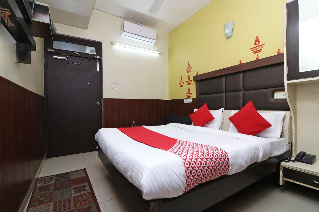 Oyo 2075 Hotel Kota Royal Exterior foto