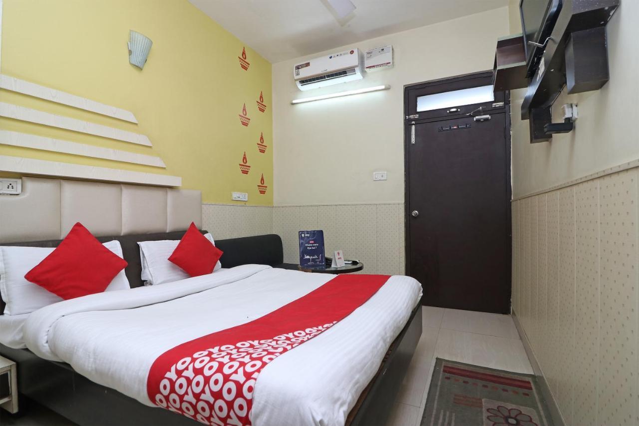Oyo 2075 Hotel Kota Royal Exterior foto