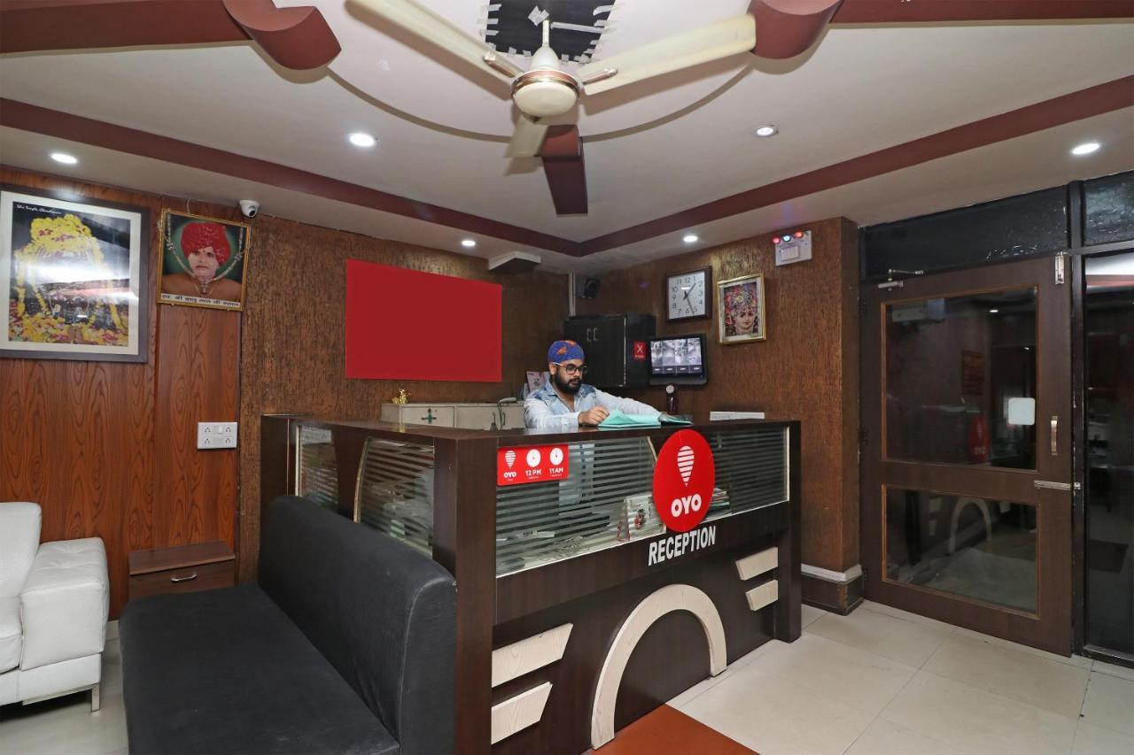 Oyo 2075 Hotel Kota Royal Exterior foto
