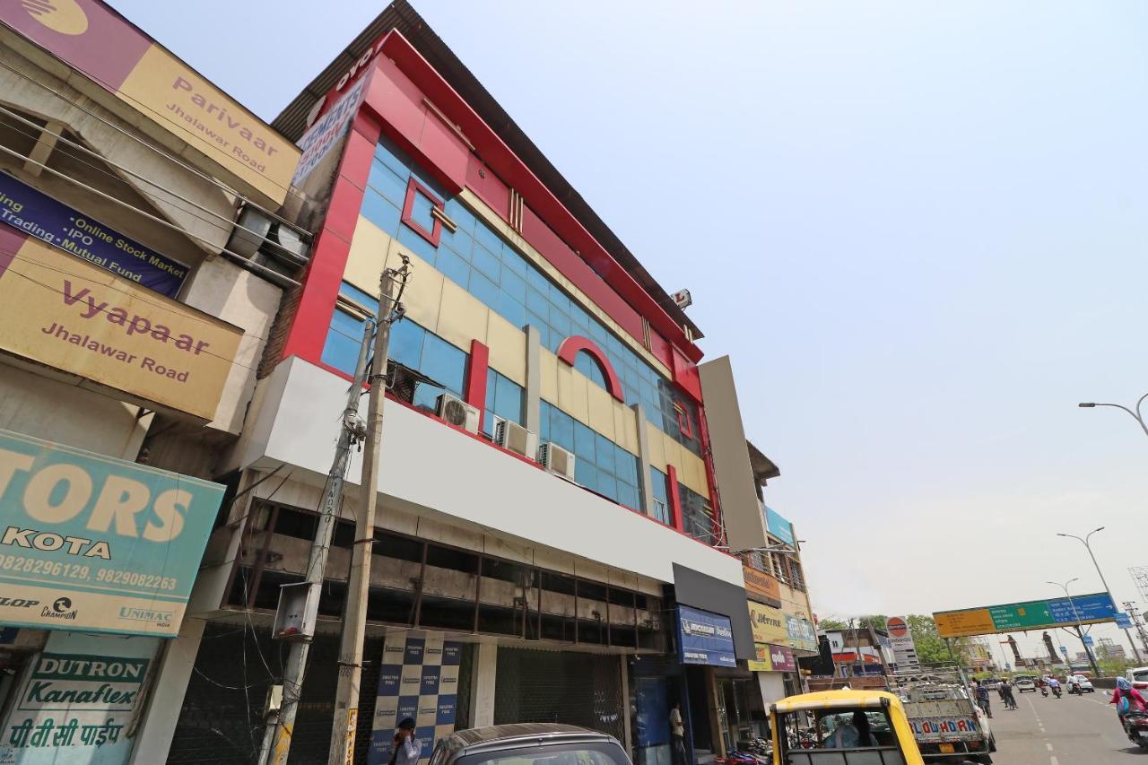 Oyo 2075 Hotel Kota Royal Exterior foto
