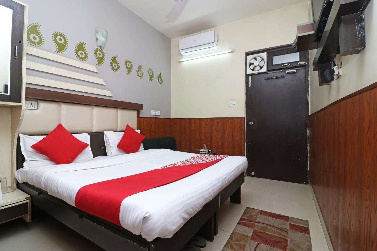 Oyo 2075 Hotel Kota Royal Exterior foto
