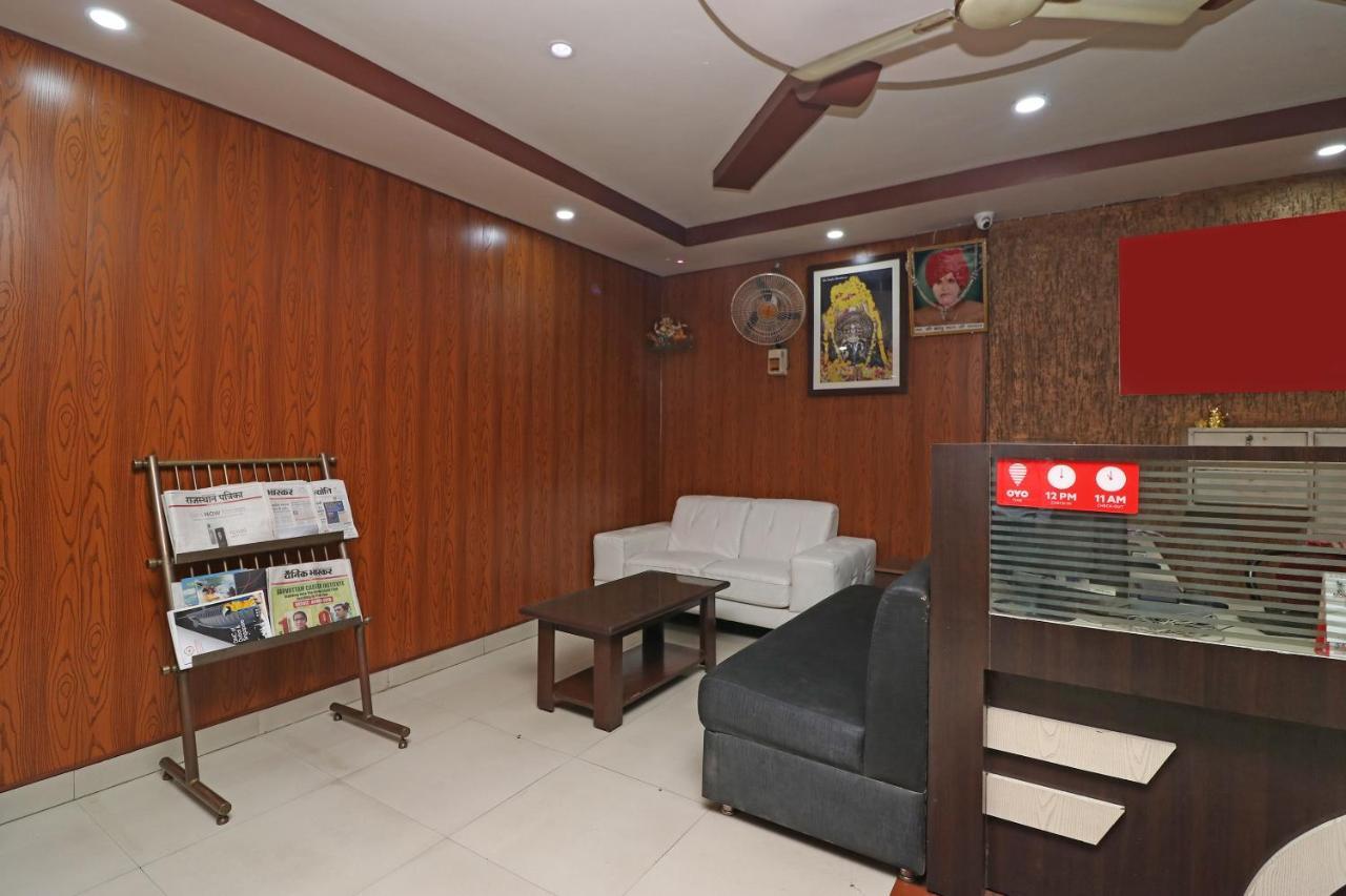 Oyo 2075 Hotel Kota Royal Exterior foto